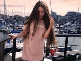 エロティックなビデオチャット LexiLore