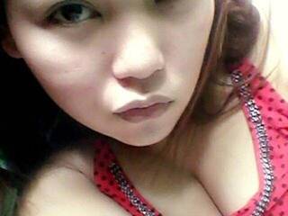 エロティックなビデオチャット xAsianTitsx