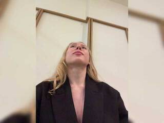 エロティックなビデオチャット LiiBaby