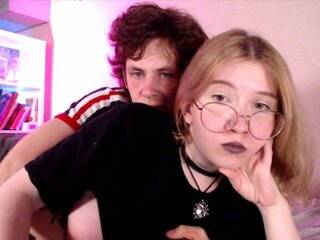 エロティックなビデオチャット LilithAndKit