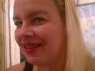 エロティックなビデオチャット liloukiss