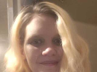 エロティックなビデオチャット Hissexylilbaddie