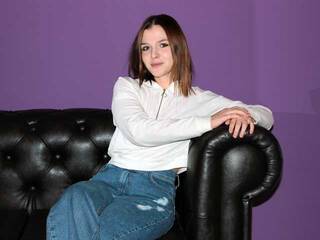 エロティックなビデオチャット LinaGlow