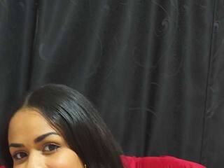 エロティックなビデオチャット LINAMADDIX