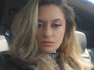 エロティックなビデオチャット lionessmom