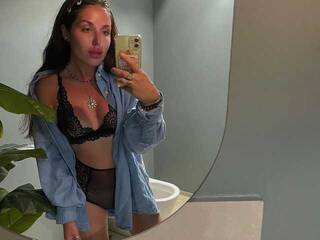 エロティックなビデオチャット LisaAlbarn