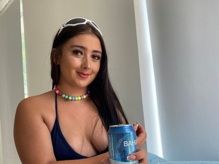 エロティックなビデオチャット littlealejandra