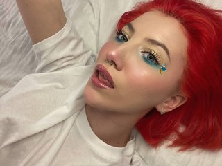 エロティックなビデオチャット LittleVixie