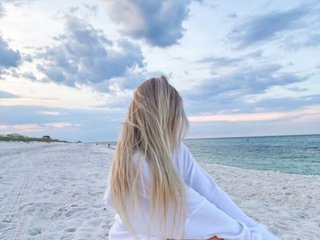 エロティックなビデオチャット LittleBarbieJ