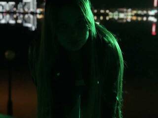 エロティックなビデオチャット littlemewmew