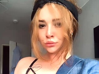 エロティックなビデオチャット Littleslave1
