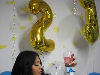 エロティックなビデオチャット littlethalia