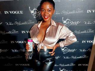 エロティックなビデオチャット LootLove696