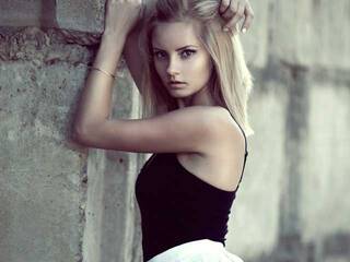 エロティックなビデオチャット MyLoraBaby