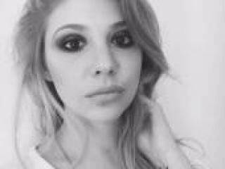 エロティックなビデオチャット lovebruin33