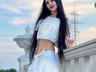 エロティックなビデオチャット LoyaRoi