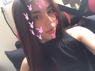 エロティックなビデオチャット Lucy-bigass12