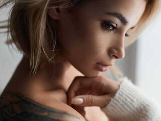 エロティックなビデオチャット lucymorrison