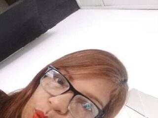 エロティックなビデオチャット lucyx-x