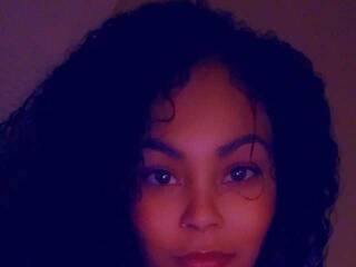 エロティックなビデオチャット Lushylashae