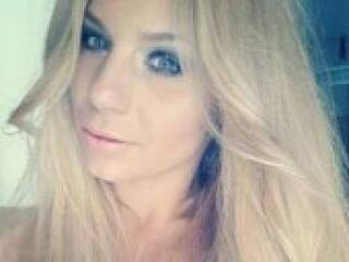 エロティックなビデオチャット lustylexxy