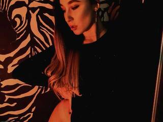 エロティックなビデオチャット LuxxurydiamonD