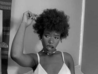 エロティックなビデオチャット Lyvtyler