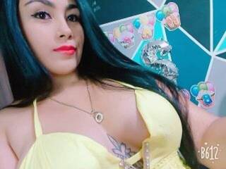 エロティックなビデオチャット Maddy-Moon