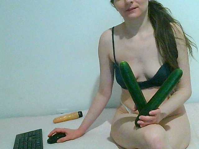 写真 MagalitaAx go pvt ! i not like free chat!!! all for u in show!! cucumbers will play too