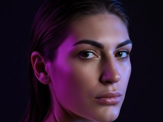 エロティックなビデオチャット MaggieTurner