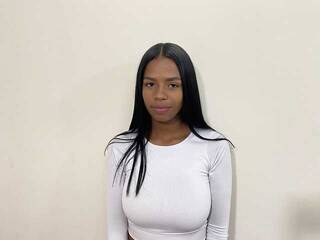 エロティックなビデオチャット MaiaChocolate