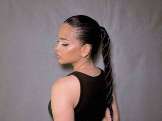 エロティックなビデオチャット Malyshka9