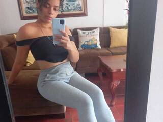 エロティックなビデオチャット mariana-portada