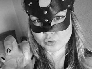 エロティックなビデオチャット MariKyri