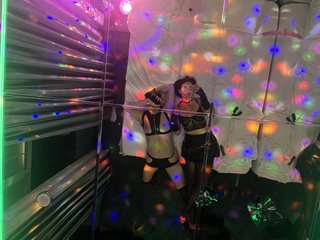 エロティックなビデオチャット ShowTwins