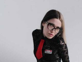 エロティックなビデオチャット MarvinaMarmelad