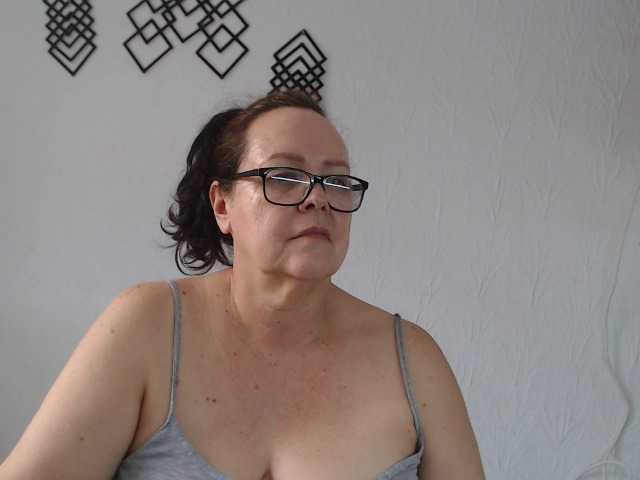 写真 maturekarime Mature woman hairy and bbw,: tits 30, pussy 35, ass 25, all naked 100, masturbate and cum 120