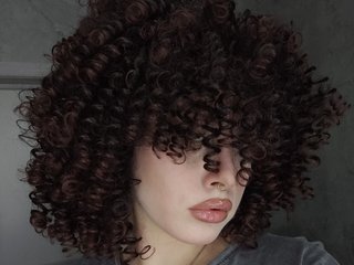 エロティックなビデオチャット xoxoxo_adelin