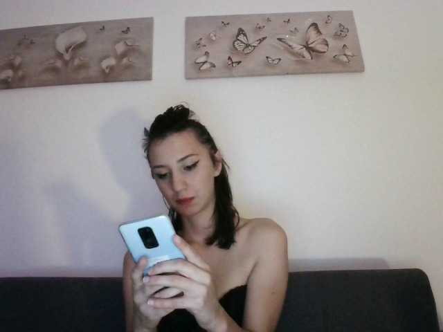 写真 Melisa2021 hello i am MELISSA I'M NEW HERE voglio divertirmi con voi sono tutta da scoprire