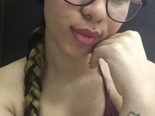 エロティックなビデオチャット Melody-adams