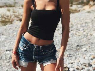 エロティックなビデオチャット melvisbom