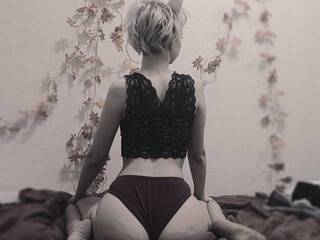 エロティックなビデオチャット Meow-Jessica