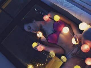 エロティックなビデオチャット meowdiana