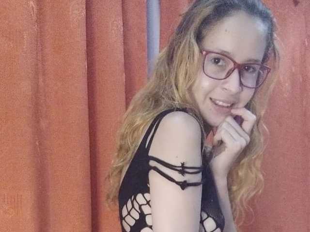 プロフィールの写真 mia-kelly01