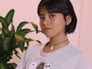 エロティックなビデオチャット Miaavm