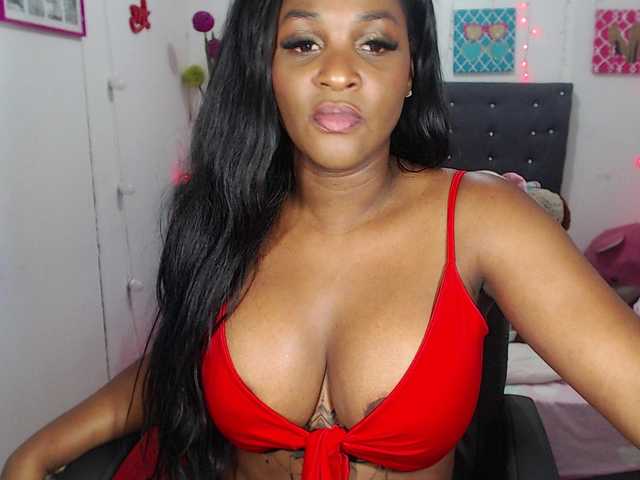 写真 miagracee Welcome to my room everybody! i am a #beautiful #ebony #girl. #ready to make u #cum as much as you can on #pvt. #sexy #mature #colombian #latina #bigass #bigboobs #anal. My #lovense is #on! #CAM2CAM #CUMSHOW GOAL