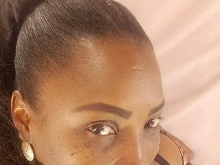 エロティックなビデオチャット miagutierrez11