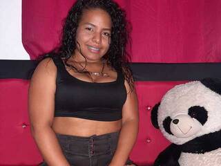 エロティックなビデオチャット miakalifa777