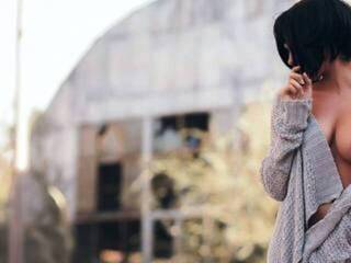 エロティックなビデオチャット mialink