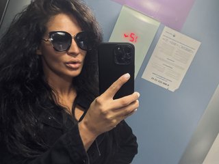 エロティックなビデオチャット Elvira_Mur